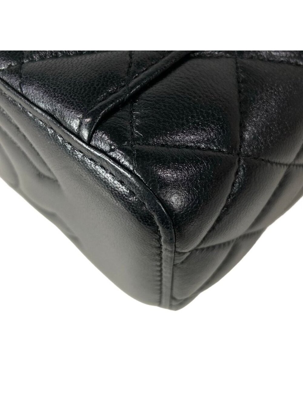 ★SOLD★ Chanel Vanity Bag Casematelasse Black Gold Lambskin - Picture 8 of 15